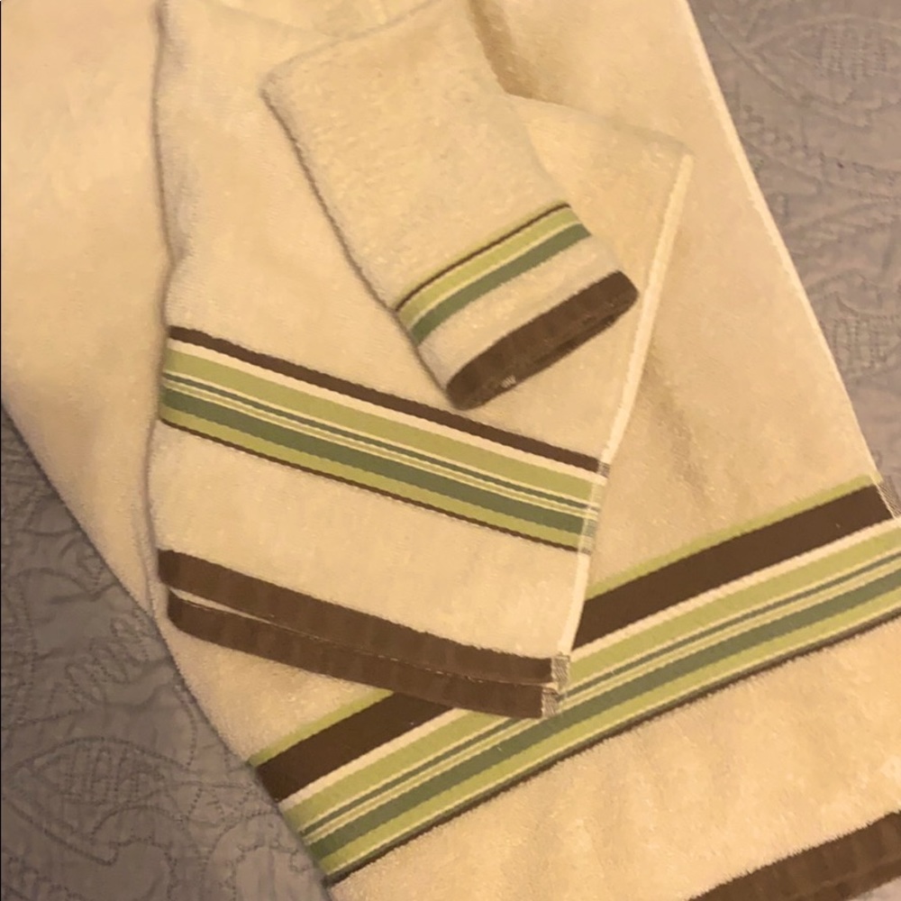 🪅2 Towels & 1 Washcloth Bundle🪅